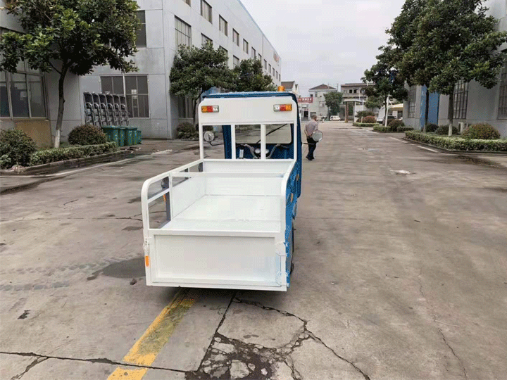 电动垃圾分类转运车.gif